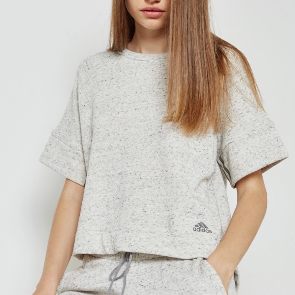 Adidas | Grey Short Sleeve Boxy Crop Fit Comfy Sweatshirt